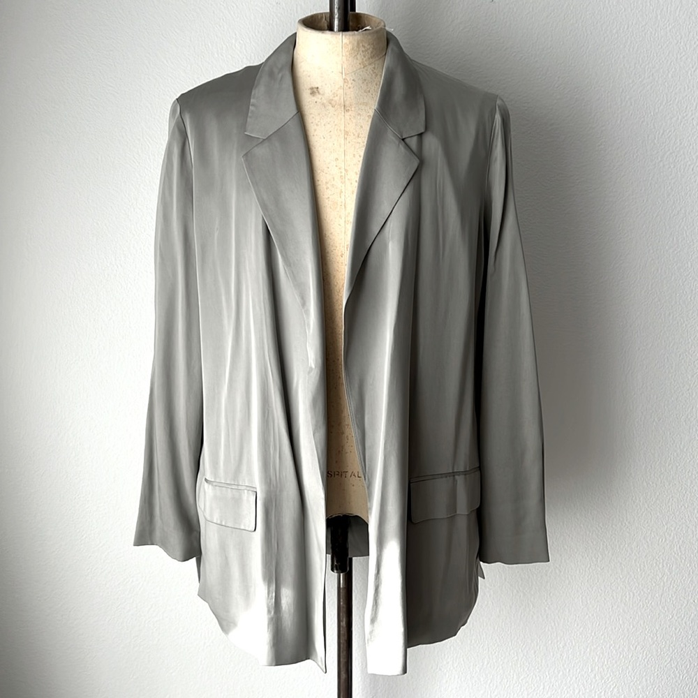 Allsaints's women's light weight blazer in silver olive.